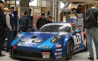 Racingteam beskte fordonseleverna