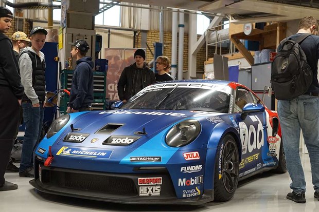 Racingteam beskte fordonseleverna