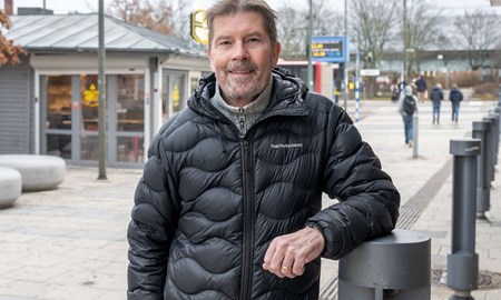 Profil tillbaka i b�set