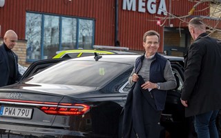 Gymnasieelever fr�gade ut statsministern