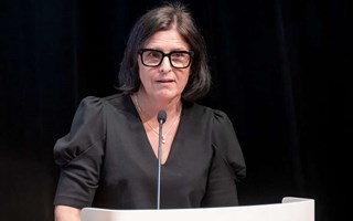 Ylva Mozis (L) l�mnar partiledningen