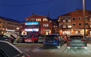 Nu ska stora ljusskylten i Vallentuna centrum v�ck