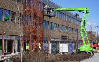 P� g�ng: J�tterenovering i gamla kommunlokalerna