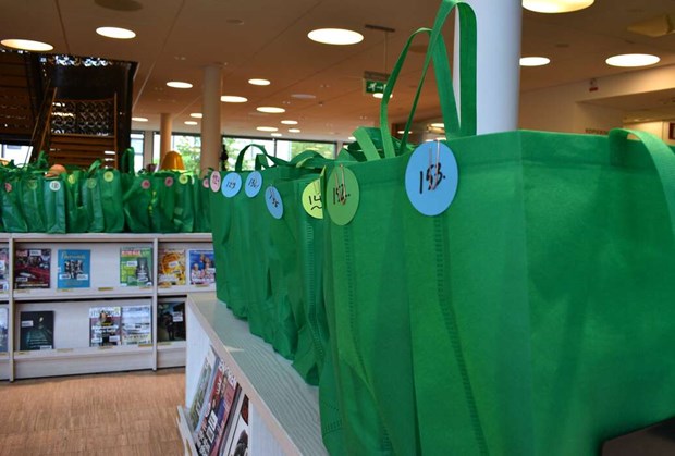 Gr�na p�sar fyllda med l�sgl�dje