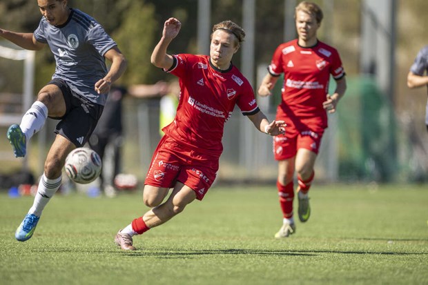Vallentuna storebror i m�lrikt derby