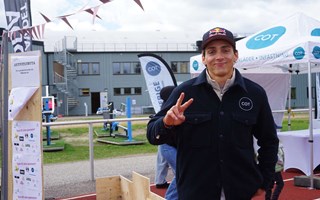 V�rldsstj�rnan d�k upp p� Vallentuna IP