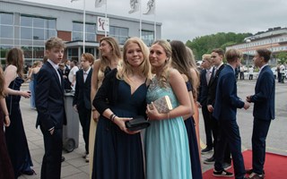 450 elever gick p� niornas bal