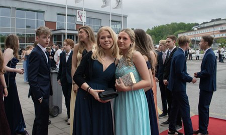 450 elever gick p� niornas bal