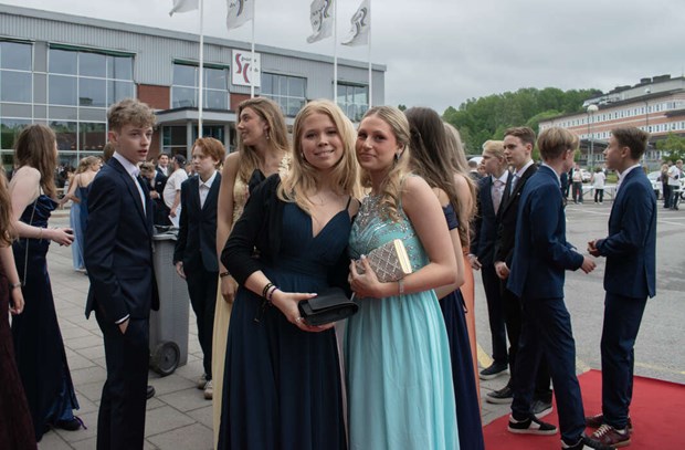 450 elever gick på niornas bal 450 elever gick på niornas bal