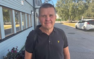 Helgstopp f�r klubba och puck p� �allm�nhetens�