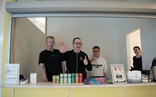 Café Miva öppet igen